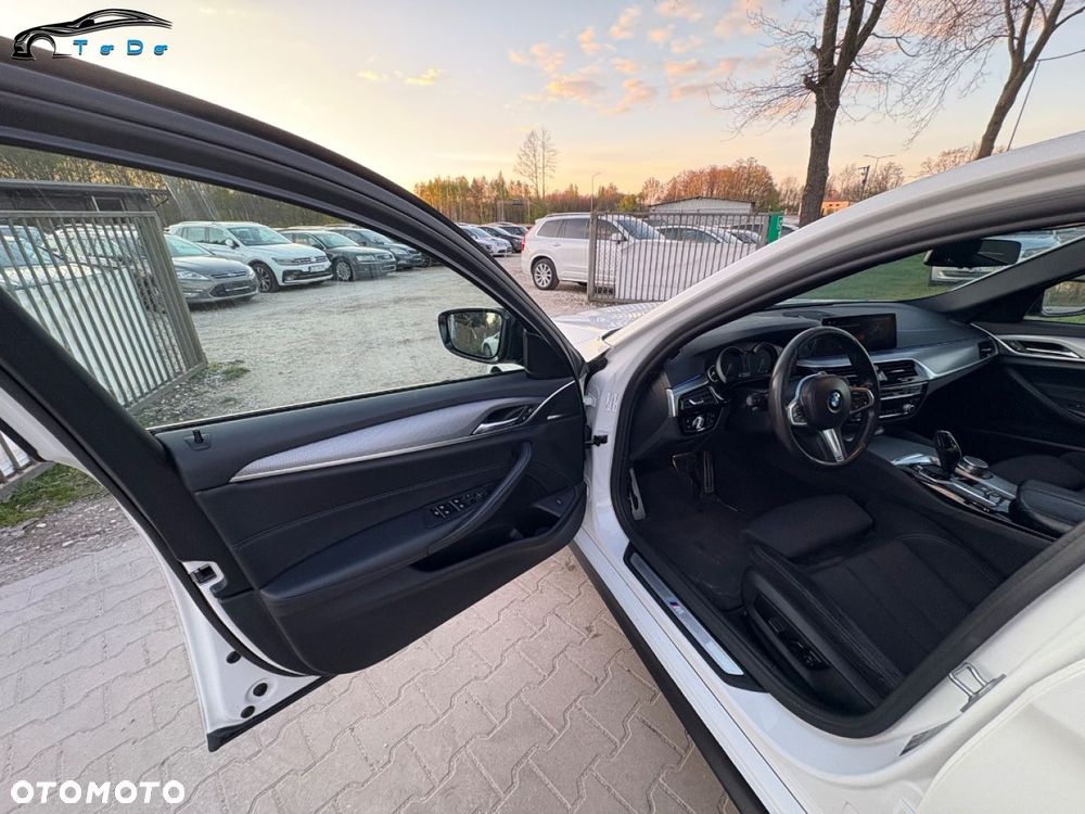 BMW Seria 5 520d M Sport - 15
