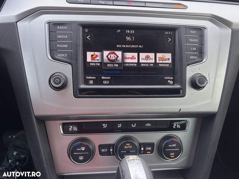 Volkswagen Passat - 10