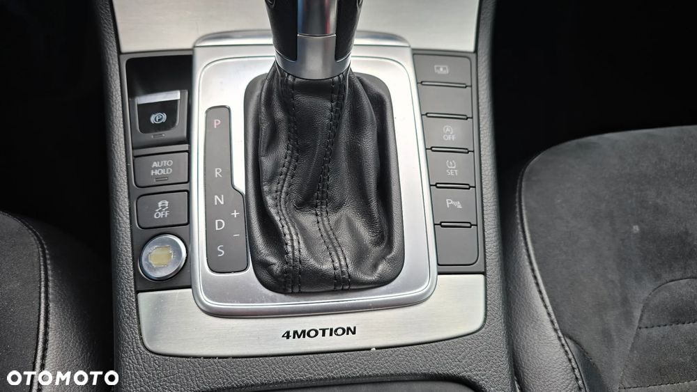 Volkswagen Passat 2.0 TDI 4Mot Highline DSG - 10