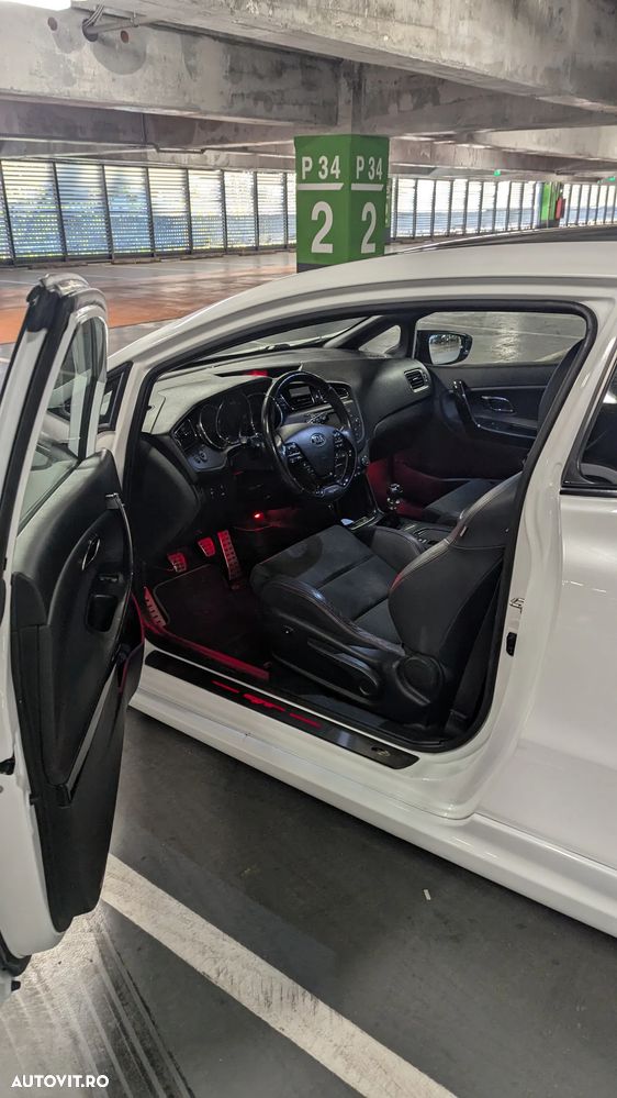 Kia Ceed - 9