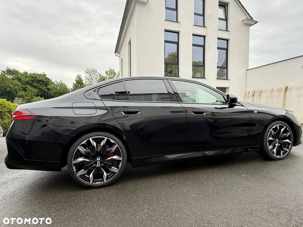 BMW Seria 5 540d xDrive mHEV M Sport - 6