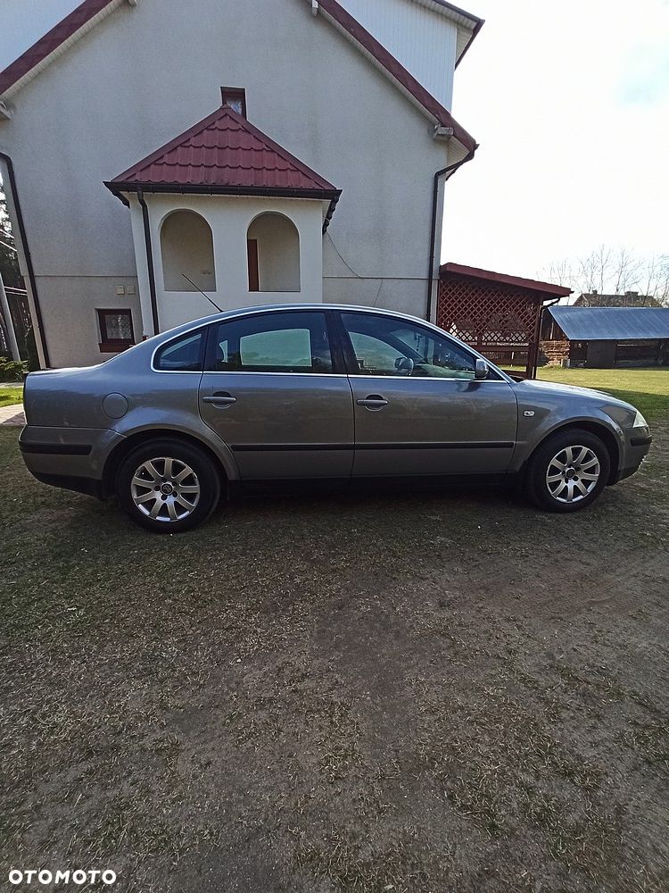 Volkswagen Passat 1.9 TDI Comfortline - 6