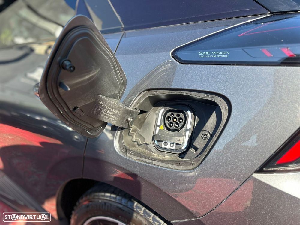 MG MG4 64 kWh Luxury - 29