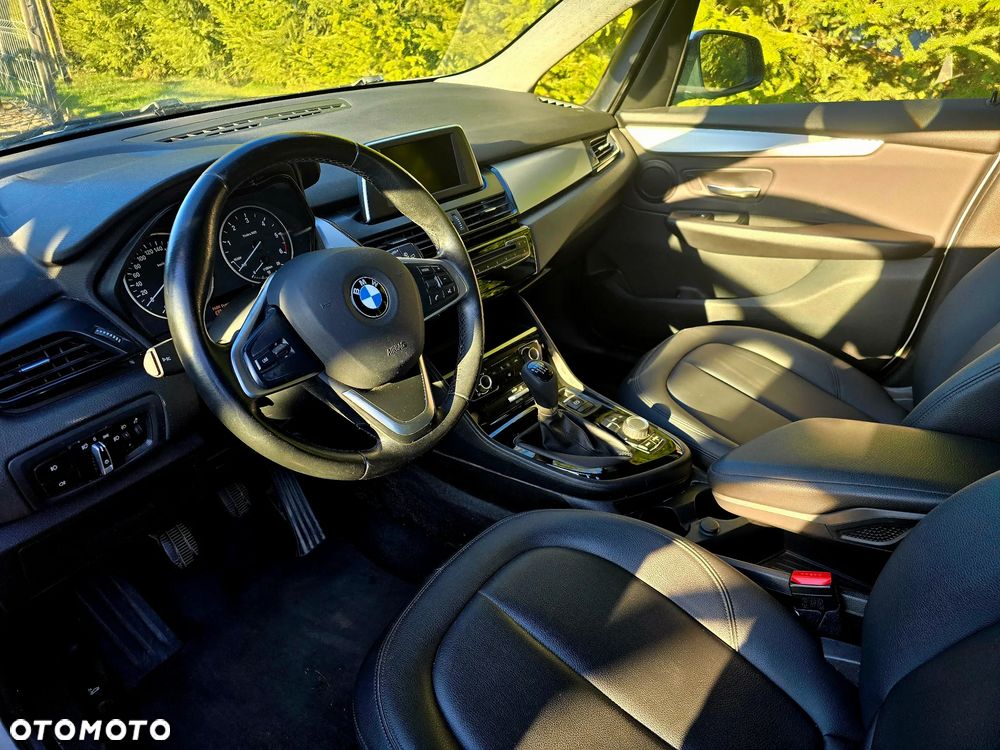 BMW Seria 2 216d - 25