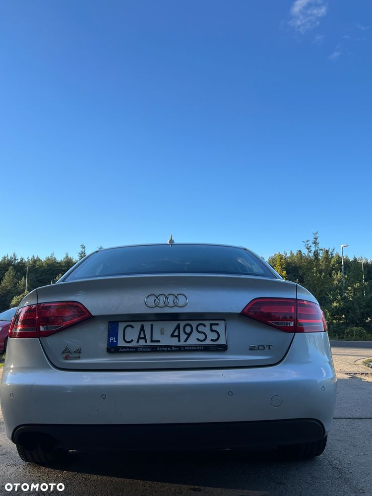 Audi A4 Limousine - 10