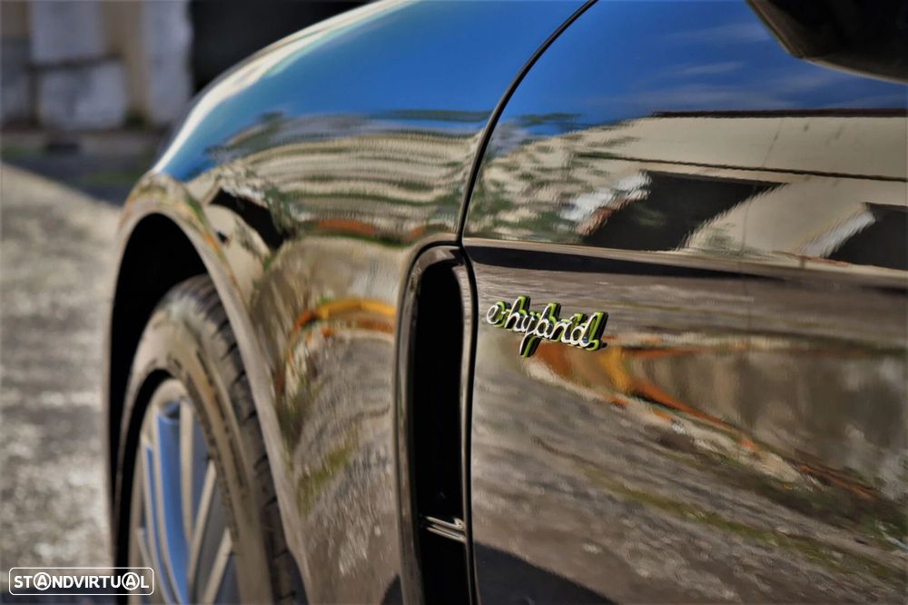 Porsche Panamera 4 E-Hybrid - 35