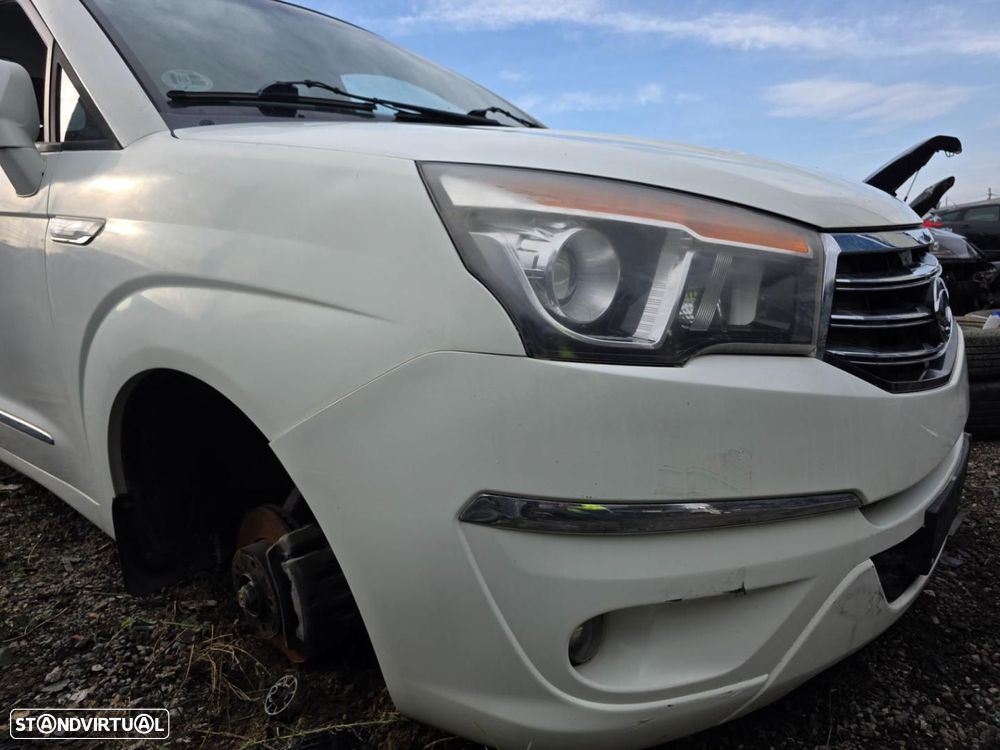 FRENTE COMPLETA SSANGYONG RODIUS - 3