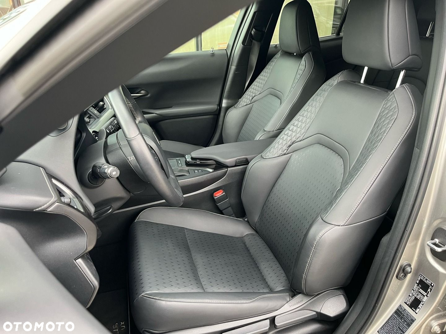 Lexus UX - 6