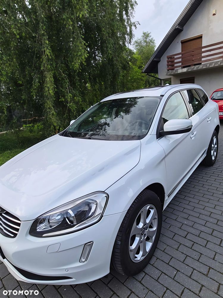 Volvo XC 60 D5 AWD Momentum - 4