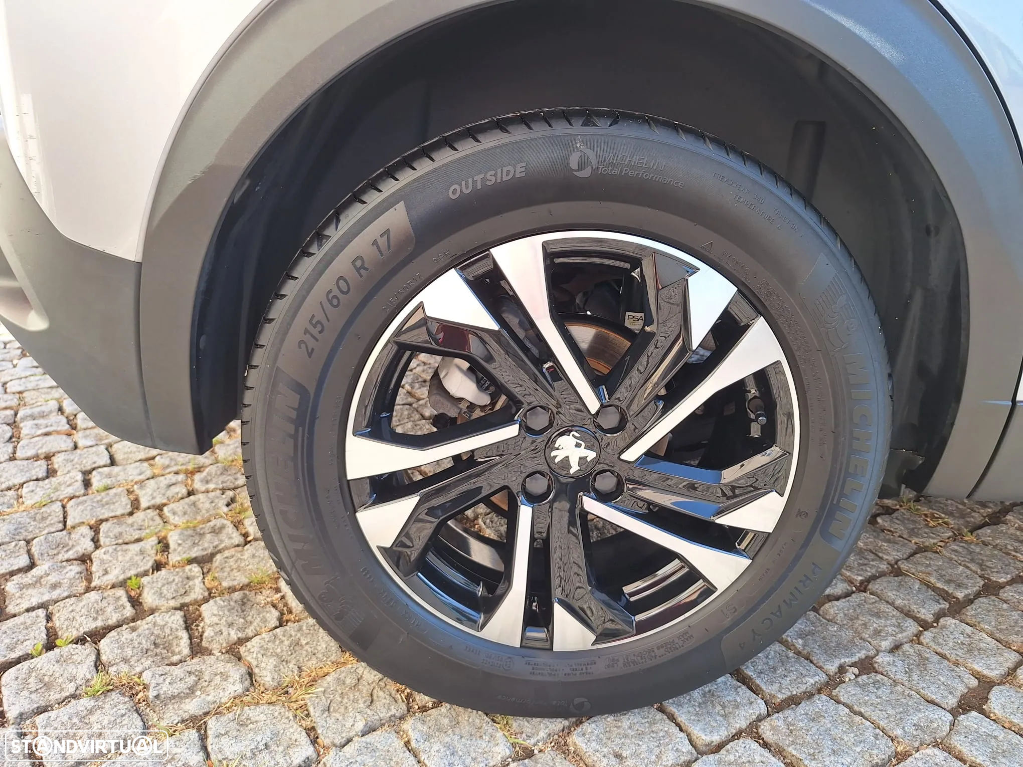 Peugeot 2008 1.2 PureTech Allure Pack - 5