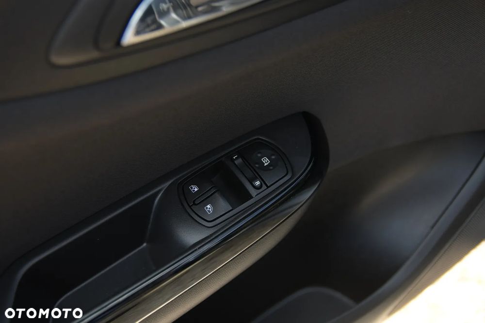 Opel Corsa 1.4 Color Edition S&S - 27