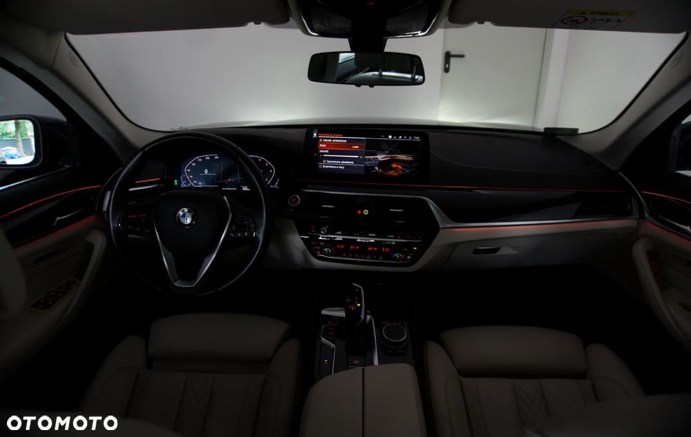 BMW Seria 5 520d xDrive - 34