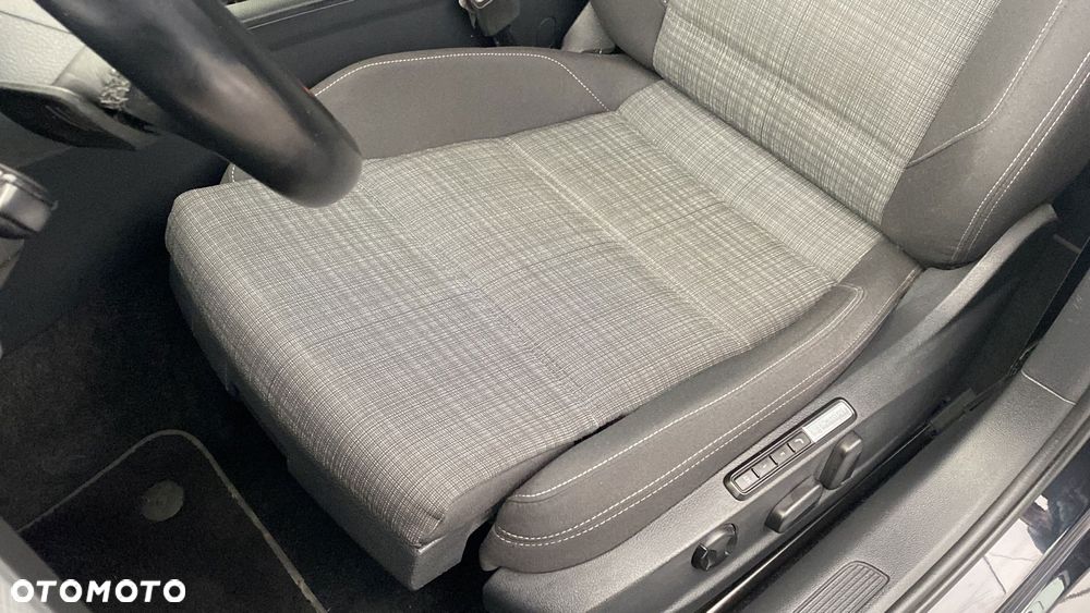 Volkswagen Passat - 18