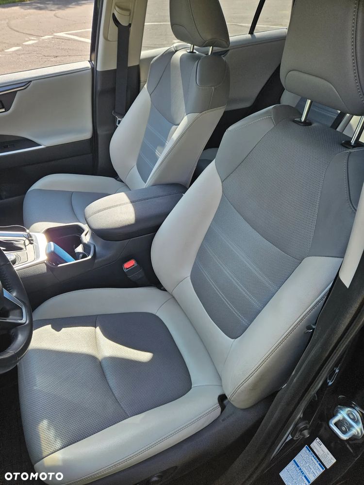 Toyota RAV4 ver-2-5-hybrid-executive-4x4 - 8
