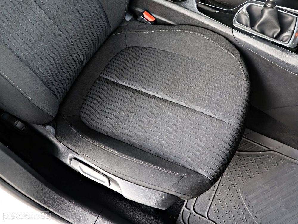 Peugeot 308 1.6 BlueHDi Active J17 - 17