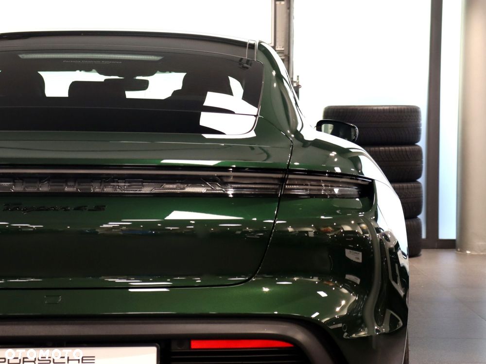 Porsche Taycan 105kWh 4S Black Edition - 10