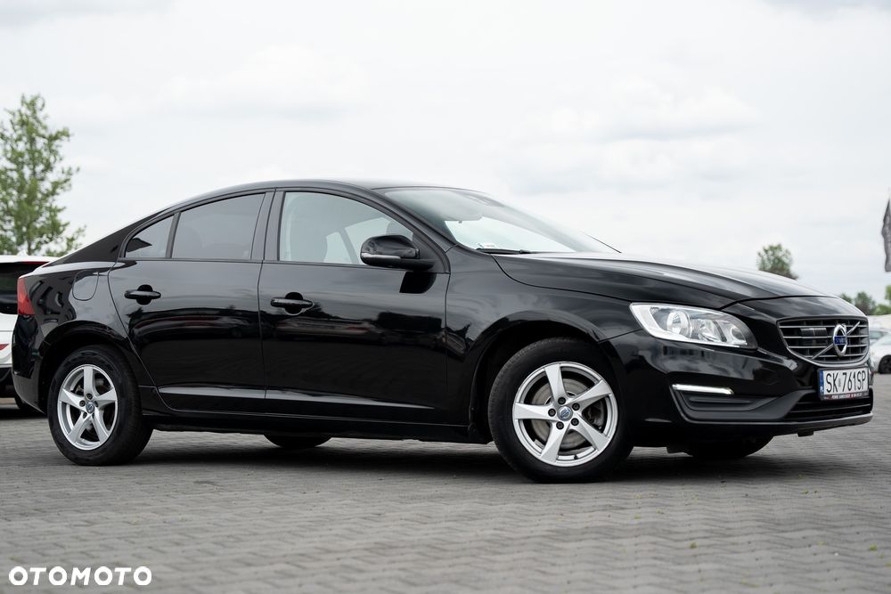 Volvo S60 D3 Drive-E Momentum - 8