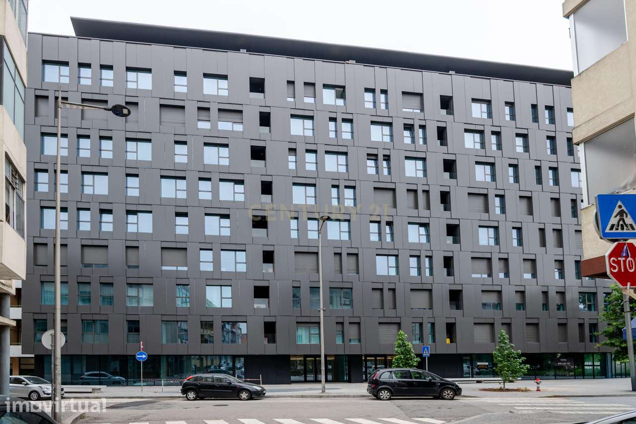 Apartamento T3 , 4º andar a venda em Mafamude , Vila Nova de Gaia, Por - Grande imagem: 4/56