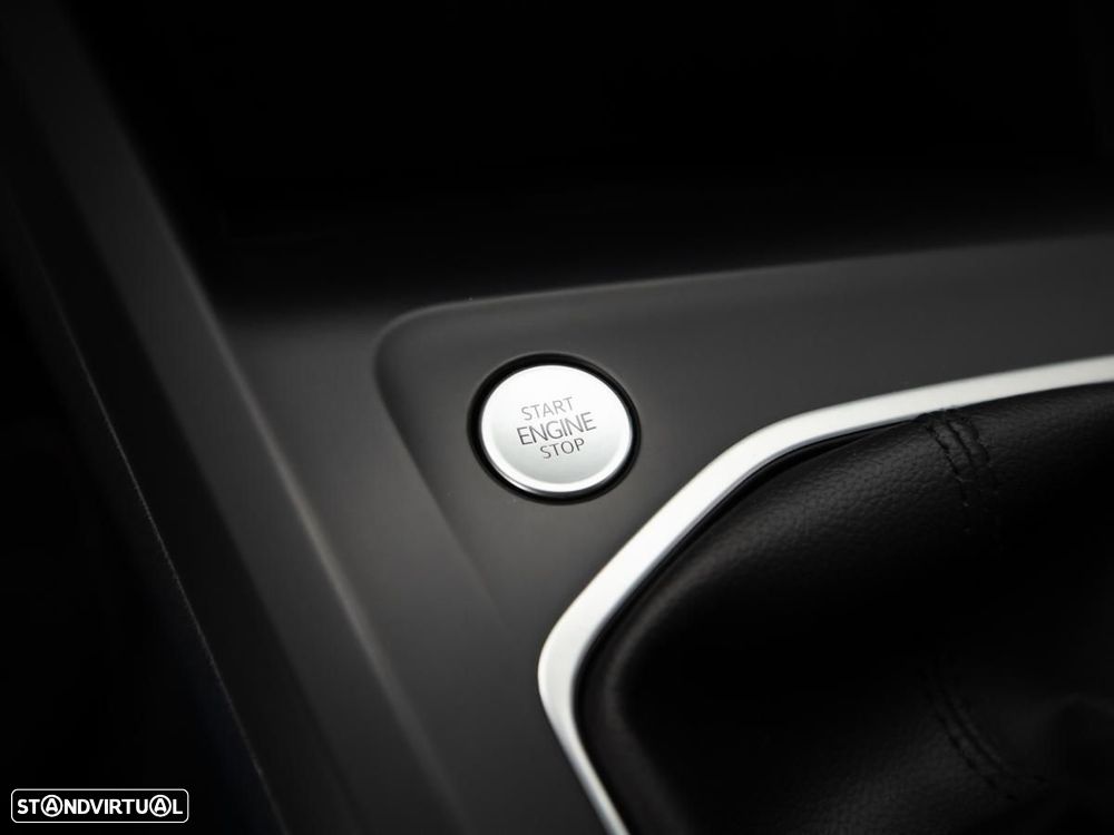 VW Golf 2.0 TDI Life - 24