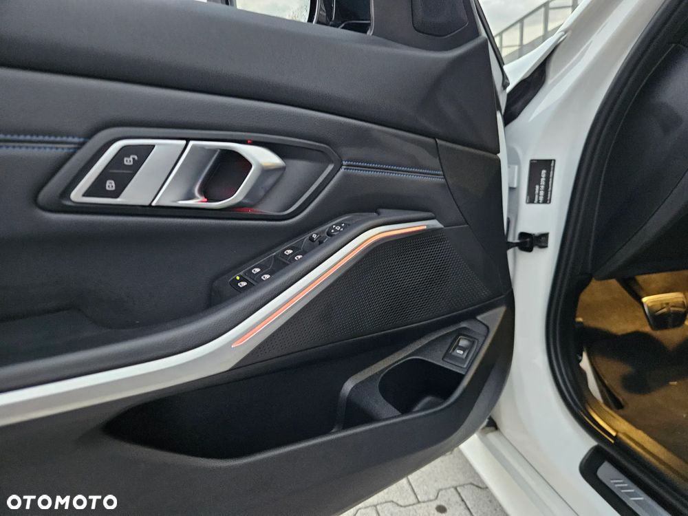 BMW Seria 3 320d xDrive MHEV M Sport sport - 13