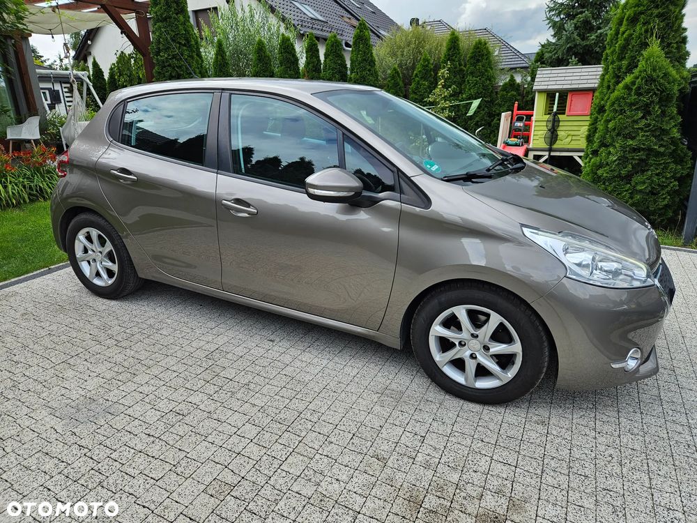 Peugeot 208 95 VTI Allure - 5