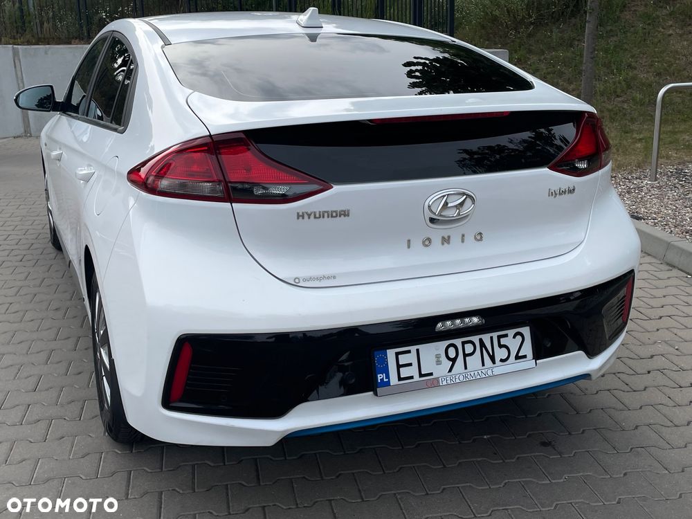 Hyundai IONIQ Hybrid Business - 11