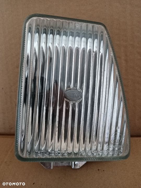 Kierunkowskaz prawy przod VW Passat B2 hella  NOWY - 2