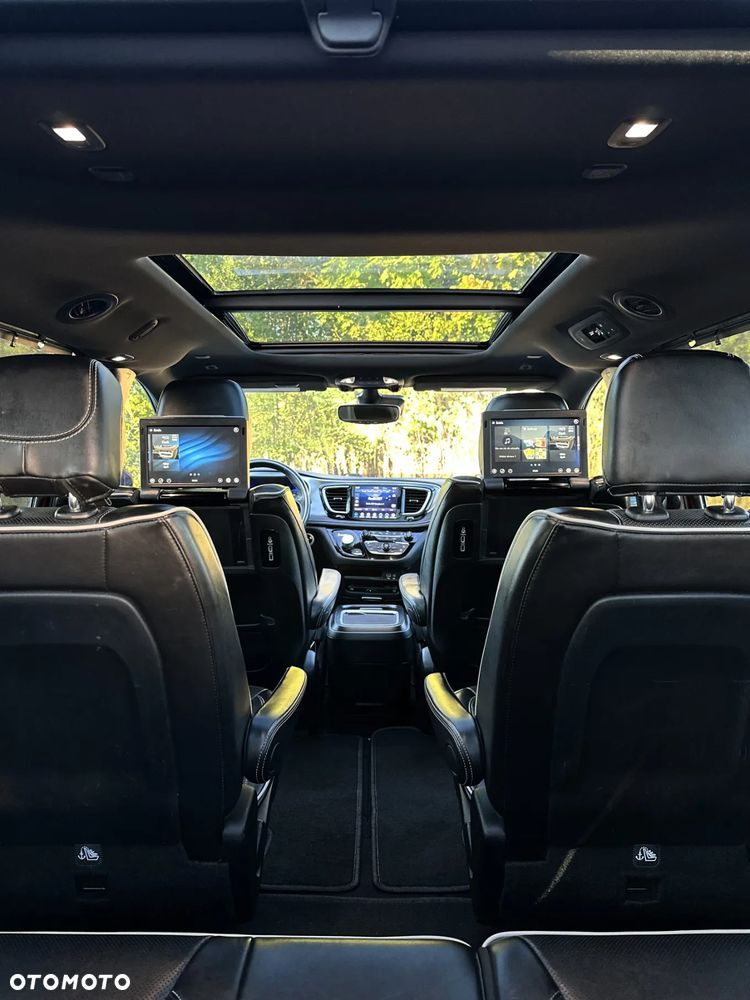 Chrysler Pacifica - 31