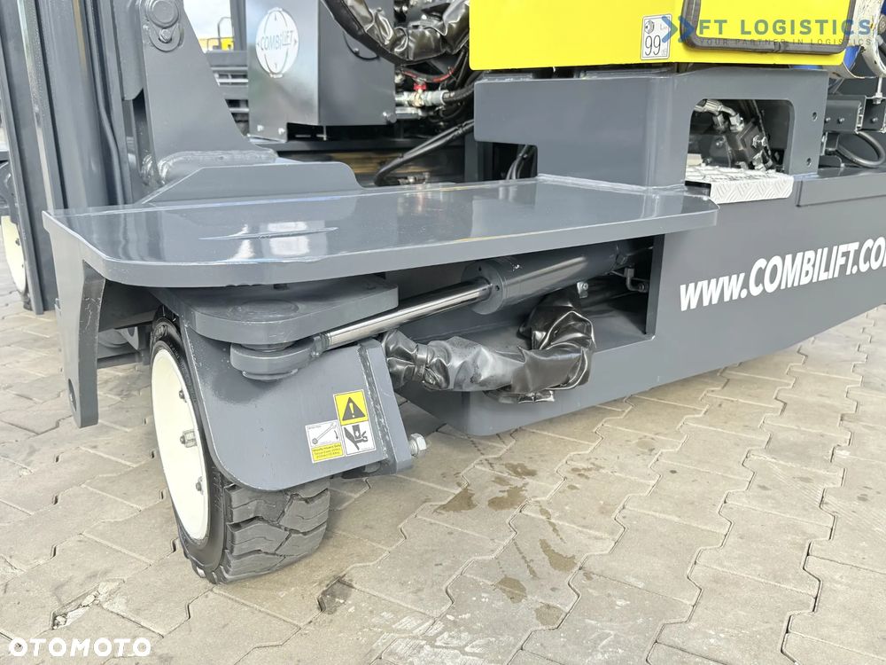 Combilift WÓZEK CZTEROKIERUNKOWY - WIELOKIERUNKOWY / JEDYNIE 491 MTH / C2500 / GAS / DUPLEX 4600MM / KRÓTKI - JEDYNIE 1900MM / SZEROKI 2700 POZYCJONER WIDEŁ / OGRZEWANIE / PEŁNA OGRZEWANA KABINA / STAN IDEALNY / Szeroka oferta wózków czterokierunkowych i bocznych, dopasowanych do różnorodnych potrzeb i zastosowań - 28