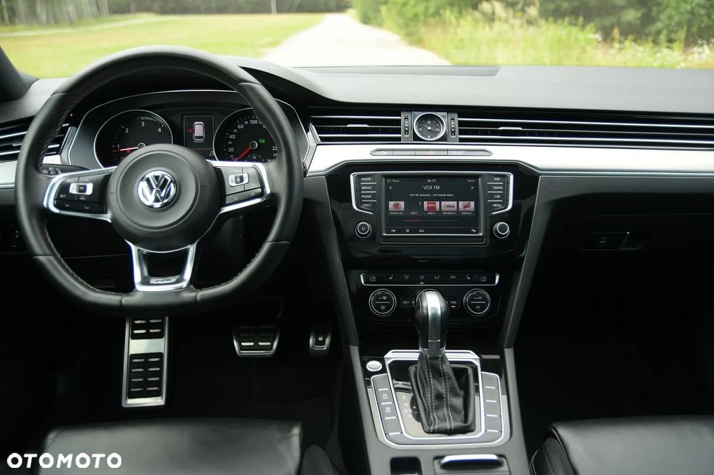 Volkswagen Passat - 29