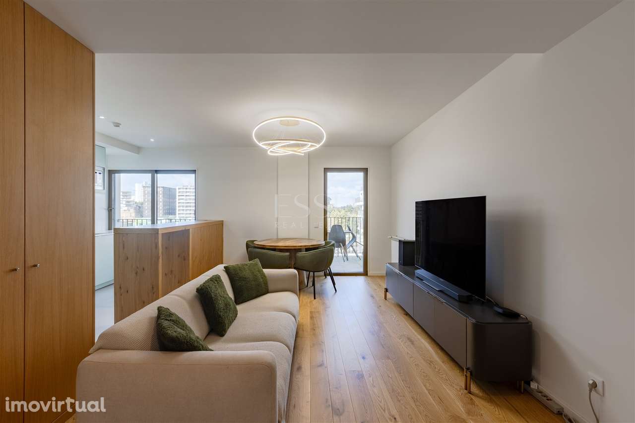 Apartamento T2 com Varanda e Garagem no Antas Atrium - Grande imagem: 2/37