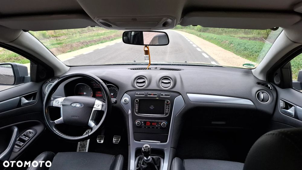 Ford Mondeo 2.0 TDCi Ambiente - 12