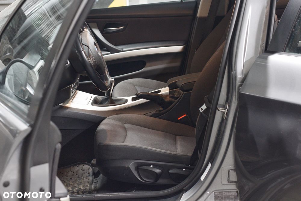 BMW Seria 3 318i Edition Lifestyle - 12