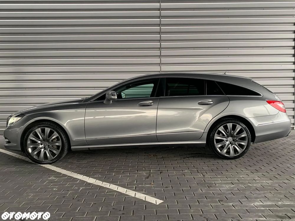 Mercedes-Benz CLS 350 CDI 4-Matic BlueEff - 12