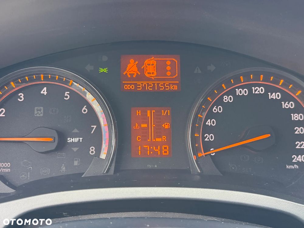 Toyota Avensis 1.8 Sol NAVI - 17