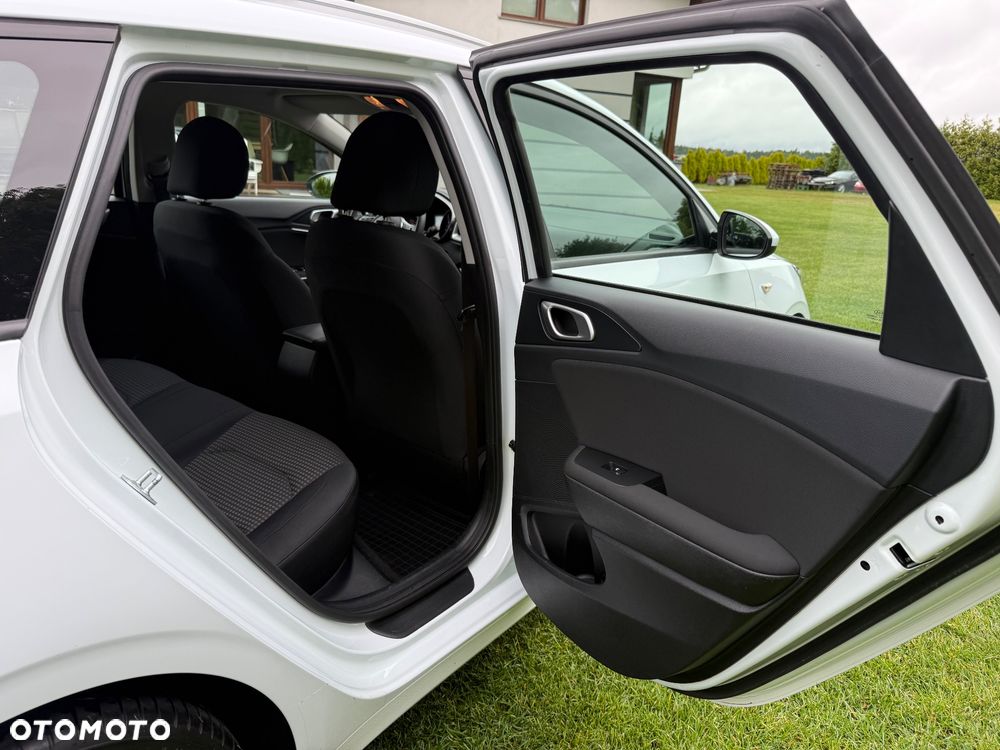 Kia Ceed - 23