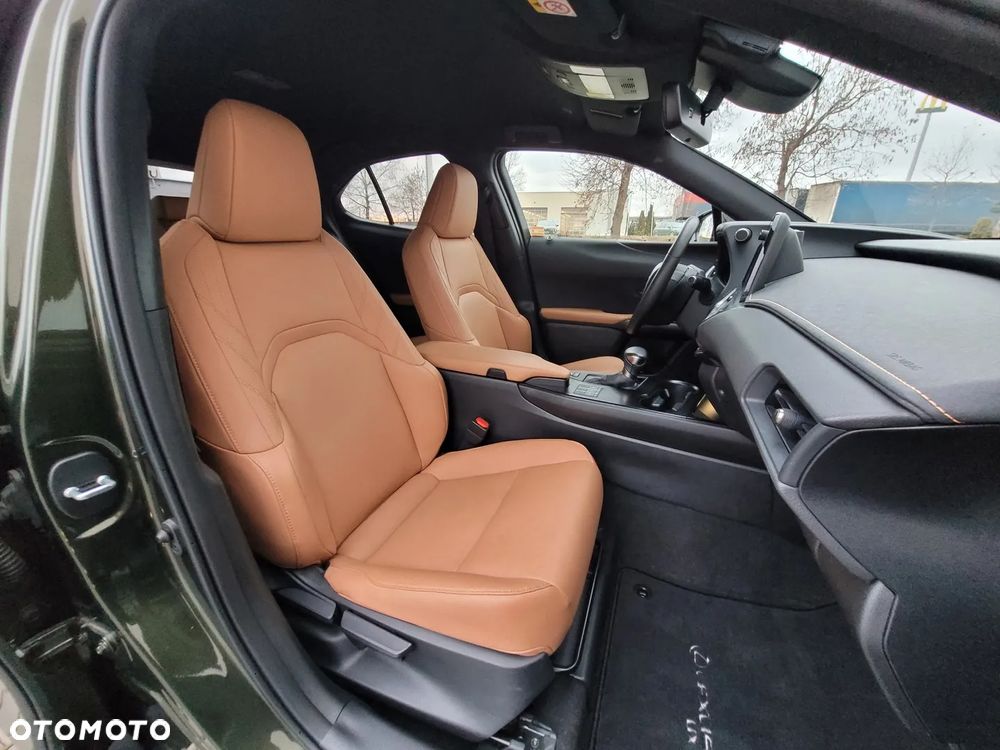 Lexus UX - 13