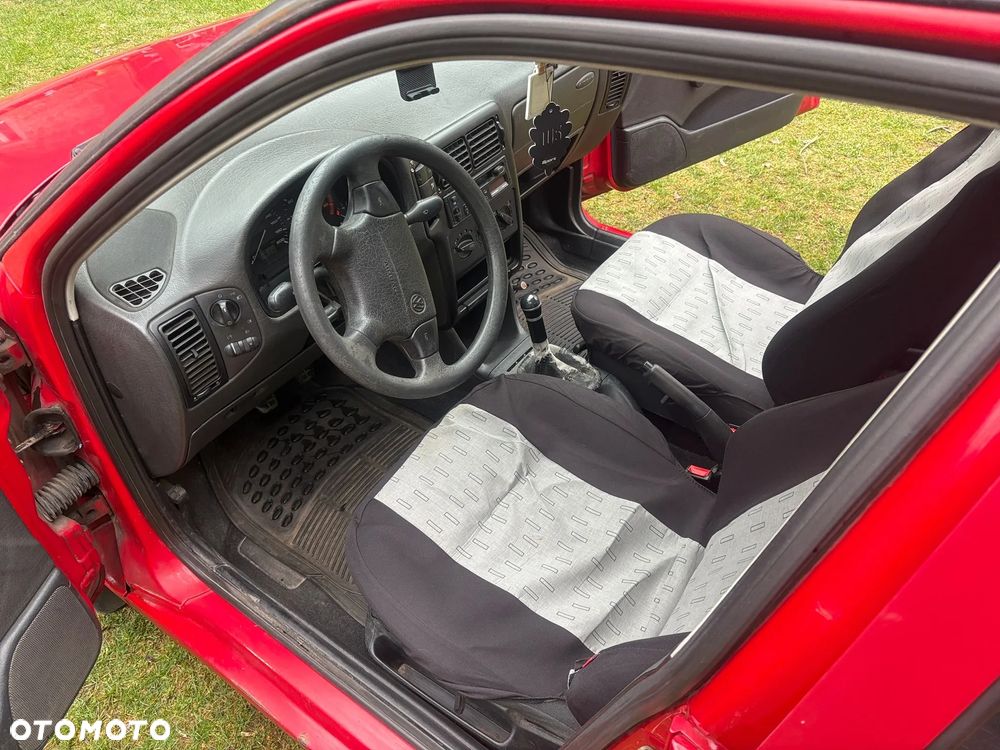 Volkswagen Polo - 12