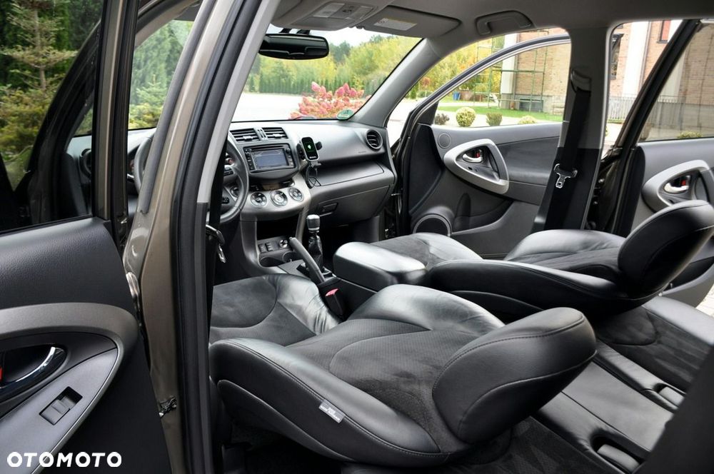 Toyota RAV4 - 28