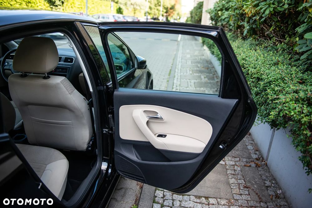 Volkswagen Polo 1.4 16V Comfortline - 23