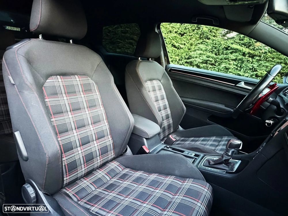 VW Golf GTI Performance BlueMotion DSG - 16