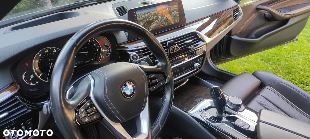 BMW Seria 5 530i Sport Line sport - 14