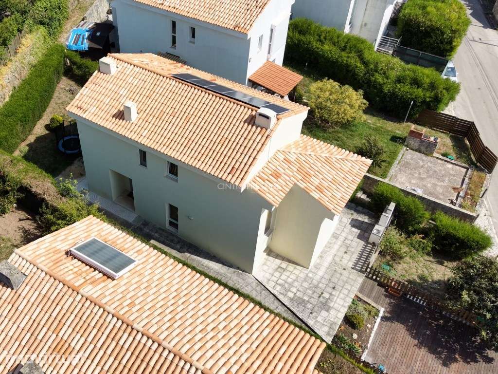 Moradia T3 com Jardim e Garagem na Quinta Verde - Nafarros, Sintra. - Grande imagem: 2/60