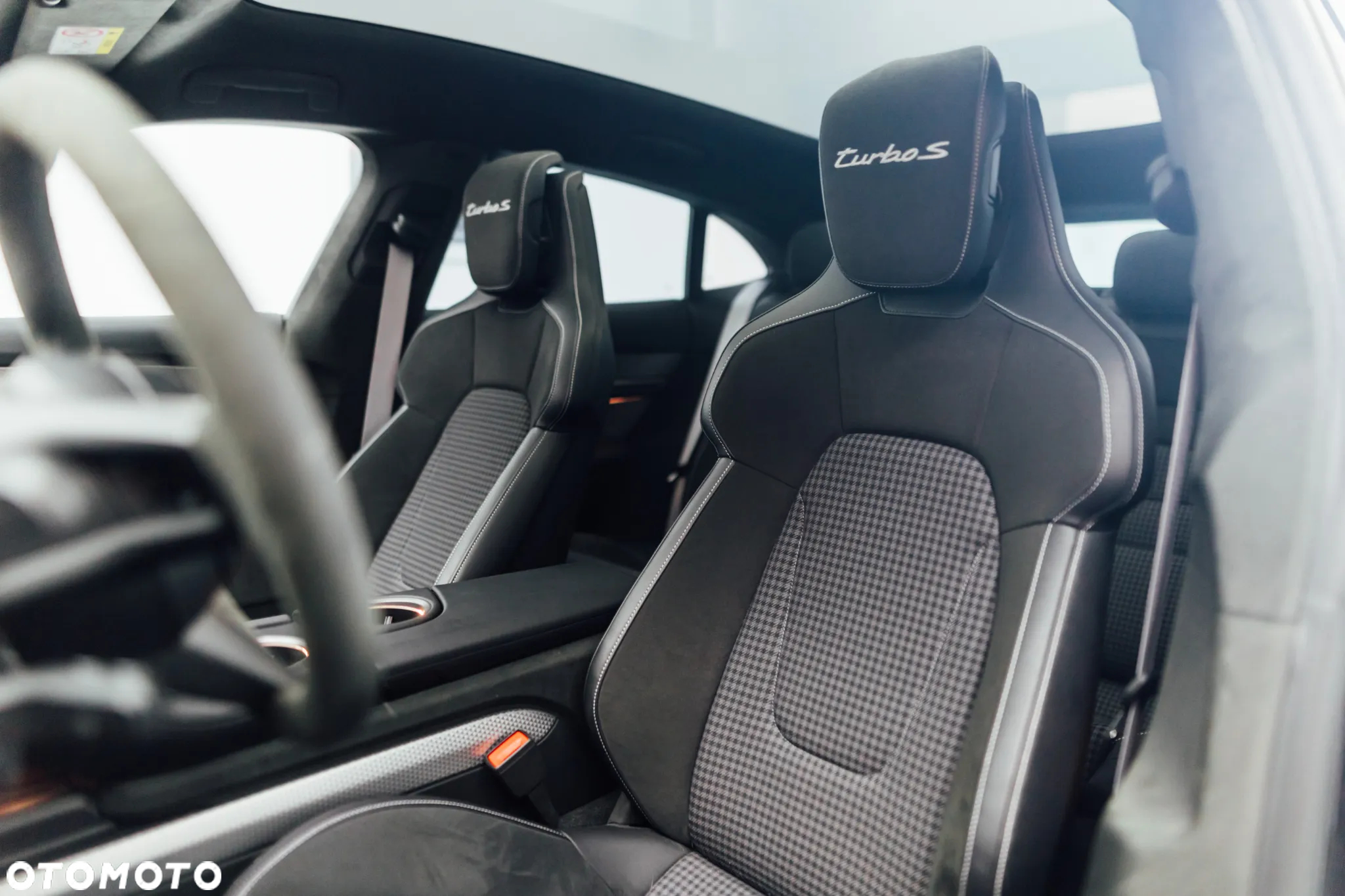 Porsche Taycan 105kWh Turbo S Sport Turismo - 20