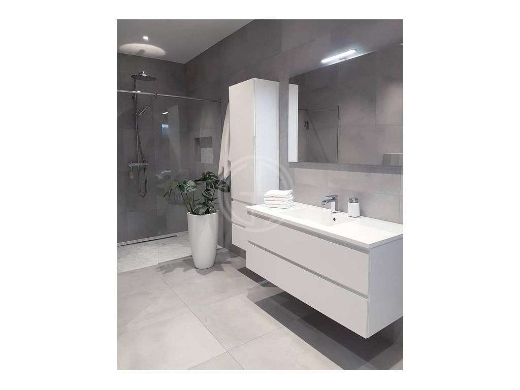 Moradia geminada T4 em Montenegro Faro - Grande imagem: 5/10