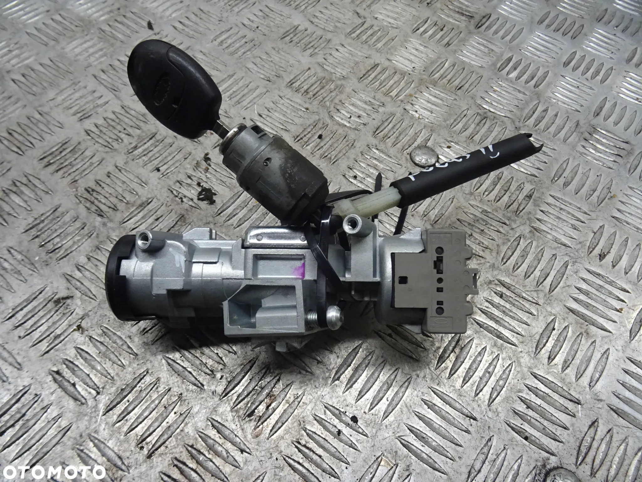 FORD FOCUS MK2 HB 5D 04-07 1.8 TDCI STACYJKA KLUCZYK 3M51-3F880-A - 2