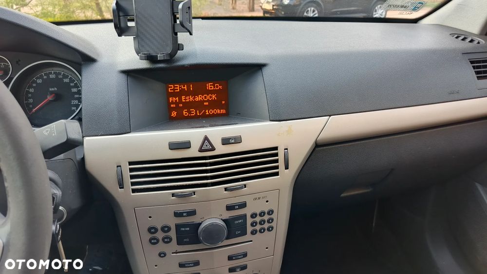 Opel Astra 1.3 CDTI - 8