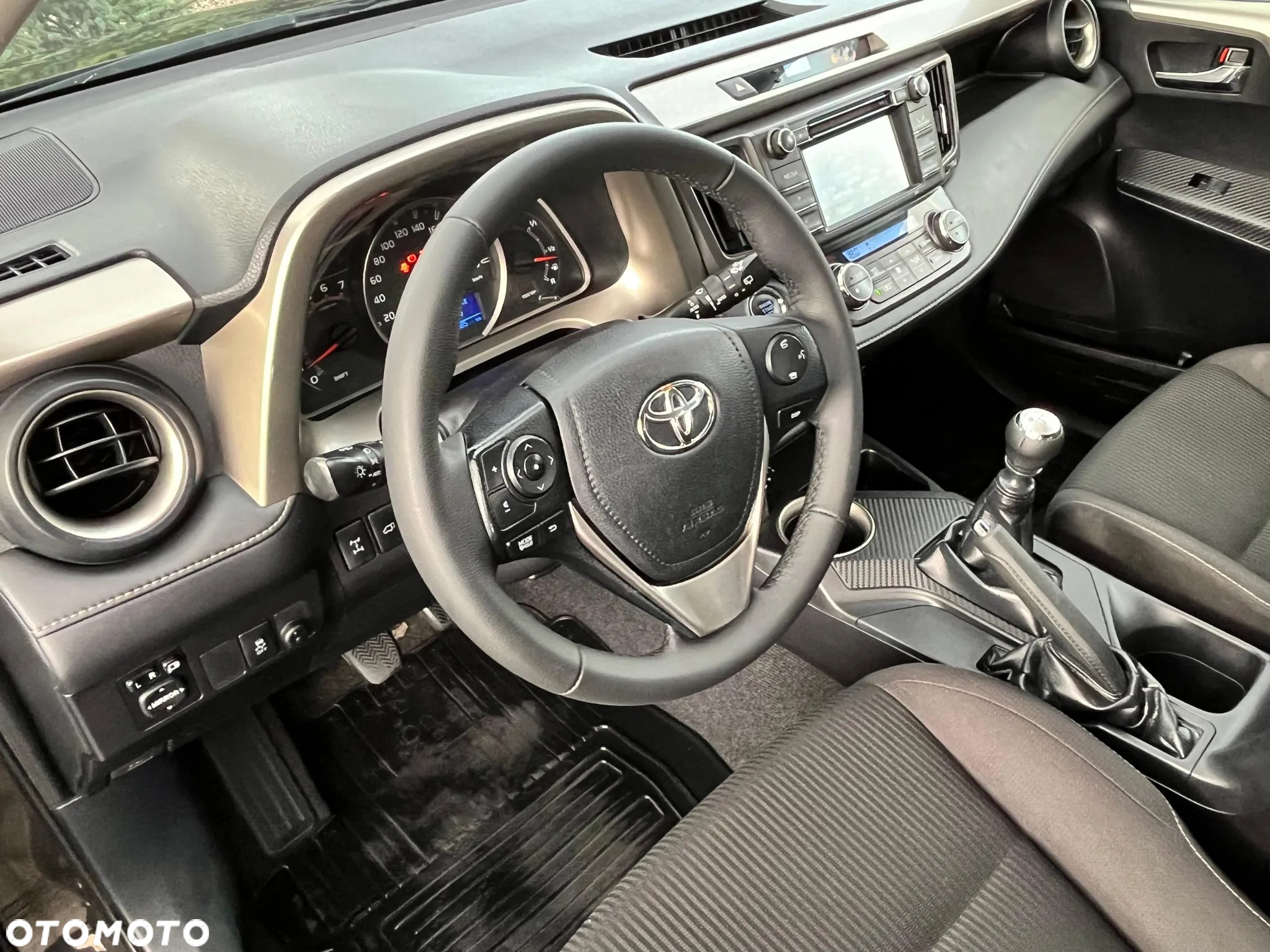Toyota RAV4 2.0 D-4D Premium - 11