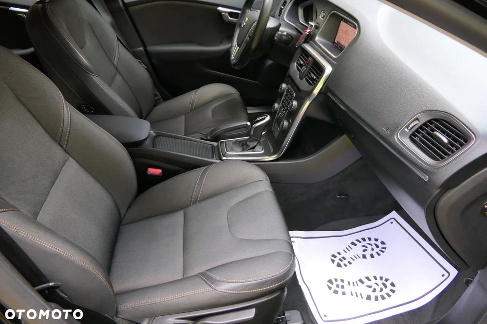 Volvo V40 Cross Country D3 Geartronic Momentum - 19