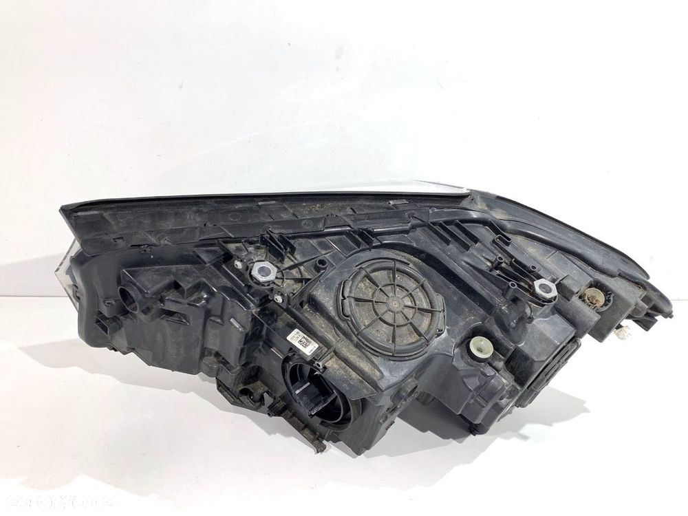 REFLEKTOR PRAWY PRZÓD LED ADAPTIVE  BMW 5 Touring (G31) 2017 - 2022 520 d 140 kW [190 KM] olej - 2